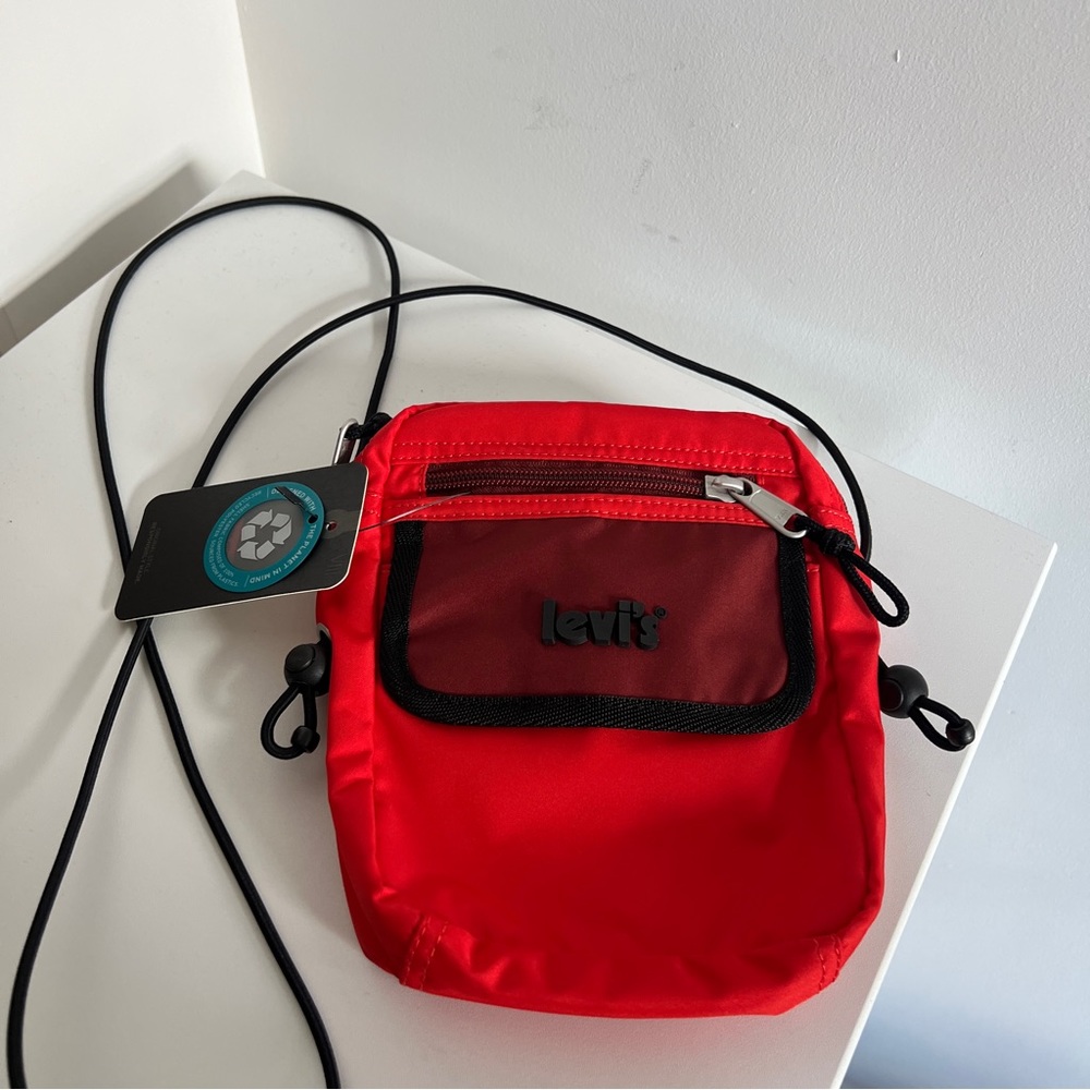 Levis brilliant red black laneyard adjustable crossbody utility bag - Picture 2 of 8